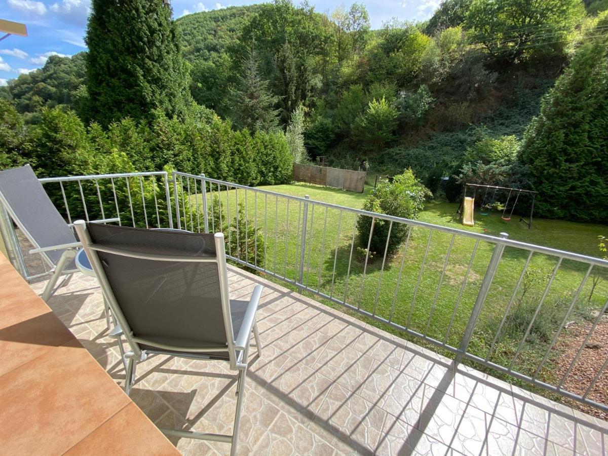Roosartige Ferien - Ferienwohnung Am Weiherturm บาคาราค ภายนอก รูปภาพ