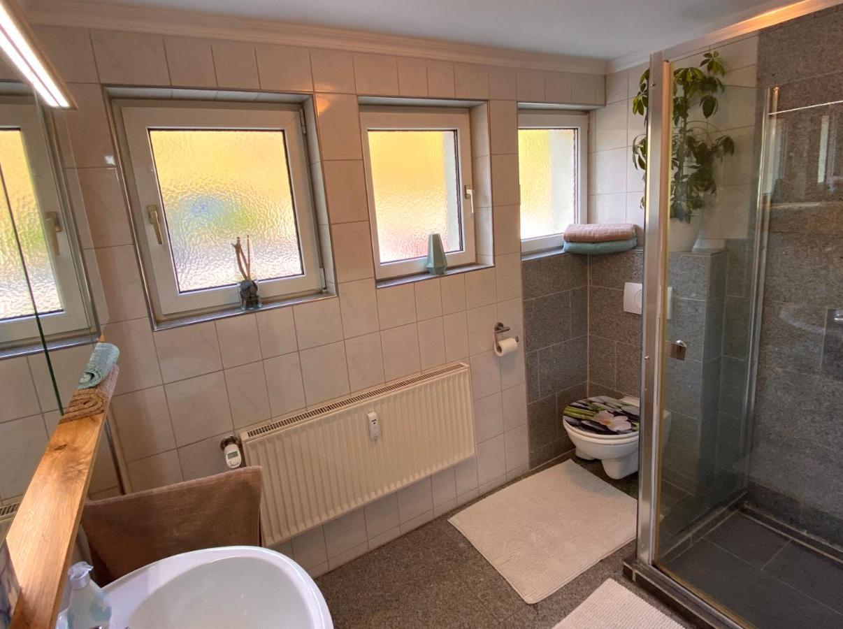 Roosartige Ferien - Ferienwohnung Am Weiherturm บาคาราค ภายนอก รูปภาพ