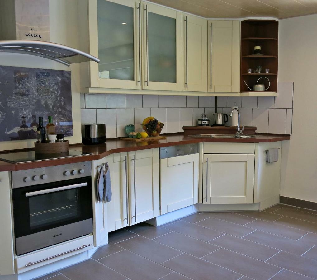 Roosartige Ferien - Ferienwohnung Am Weiherturm บาคาราค ภายนอก รูปภาพ