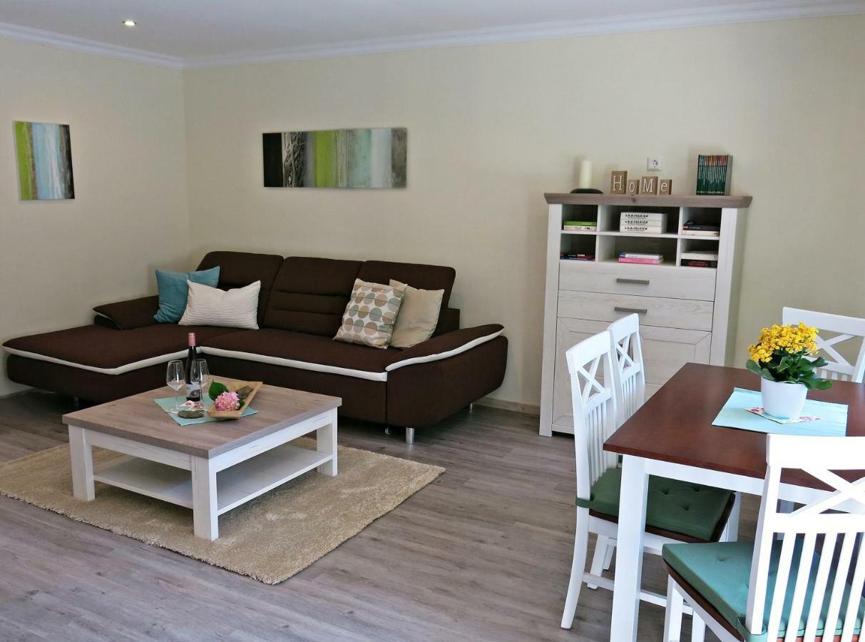Roosartige Ferien - Ferienwohnung Am Weiherturm บาคาราค ภายนอก รูปภาพ